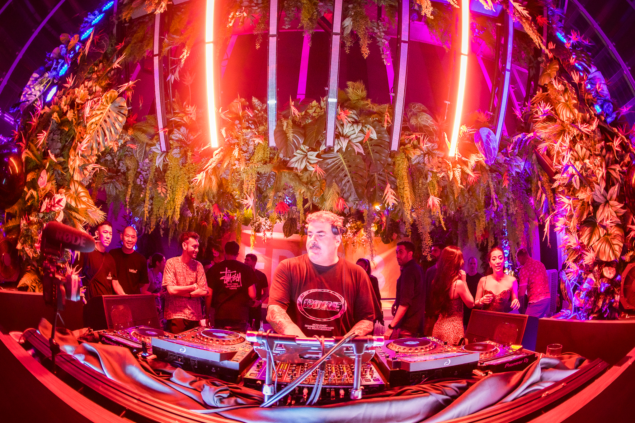 WET Deck Republik Club Paradiso