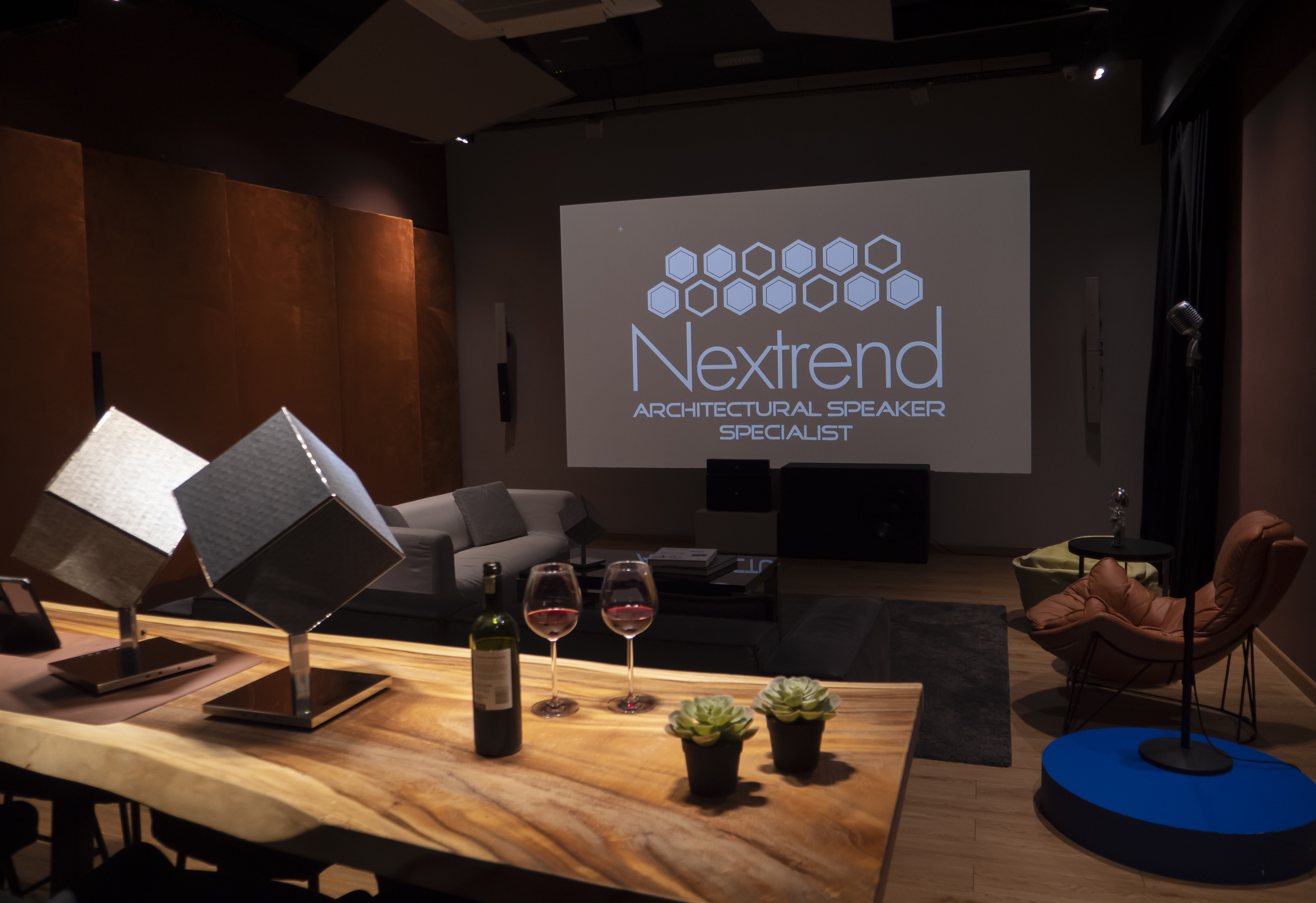 Nextrend showroom listening environment